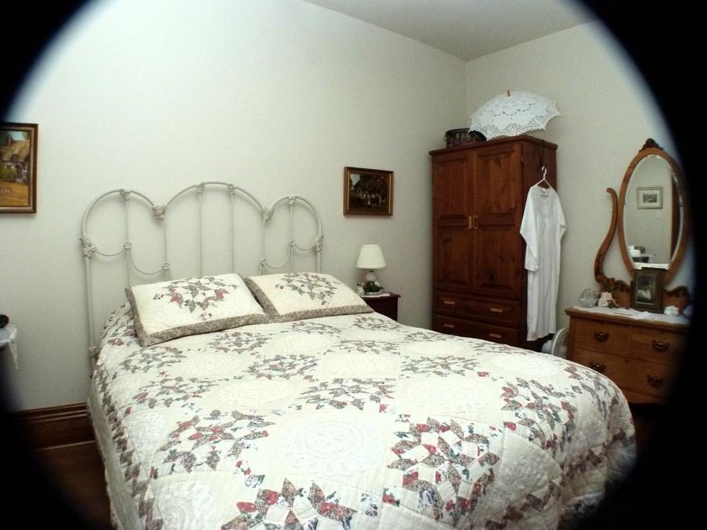 Doctor'S House B & B Тара Номер фото
