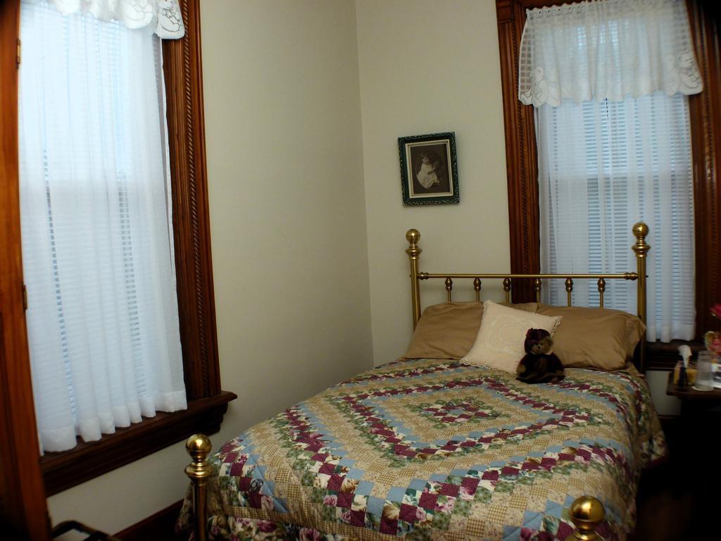 Doctor'S House B & B Тара Номер фото